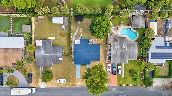 Pompano Beach Bungalow for 5!