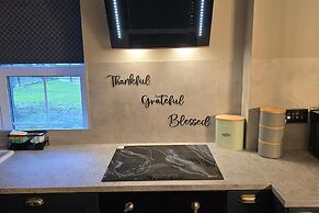 1BR Sleeps6 Elizabethline Ws98