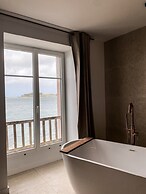 Apartment in Landeda With Beachfront Views