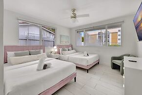 Poolside Paradise Dock & Pool!