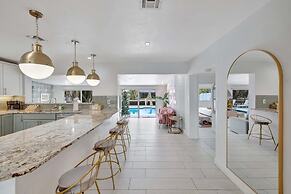 Poolside Paradise Dock & Pool!