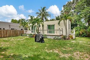 Sunshine Getaway Sleeps 4!