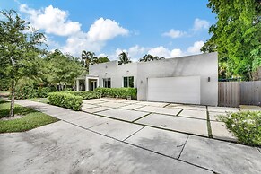 Sunshine House 3 BDR for 8!