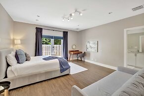 Sunshine House 3 BDR for 8!