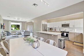 Sunshine House 3 BDR for 8!