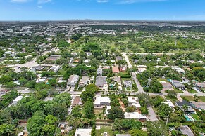 Sunshine House 3 BDR for 8!