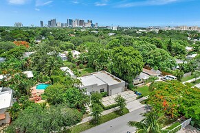 Sunshine House 3 BDR for 8!