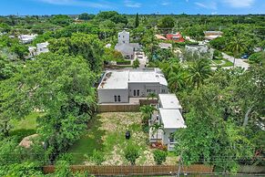 Sunshine House 3 BDR for 8!