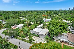 Sunshine House 3 BDR for 8!