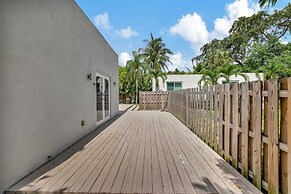 Sunshine House 3 BDR for 8!