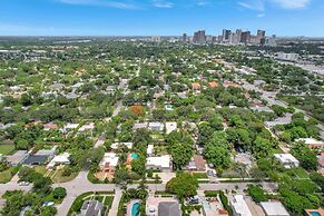 Sunshine House 3 BDR for 8!