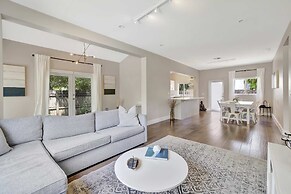 Sunshine House 3 BDR for 8!