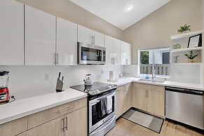 Sunshine House 3 BDR for 8!