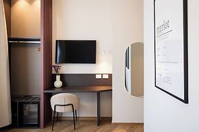 RossoVino Milano Boutique