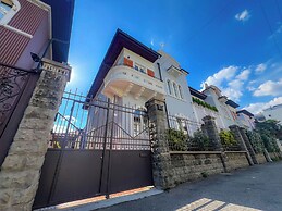 RossoVino Milano Boutique