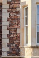 Your Apartment - Pembroke House