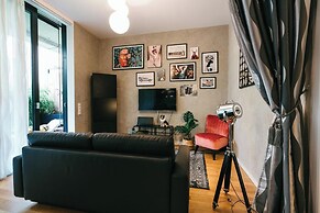 YoHome - Luxury Downtown Apartment