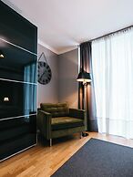 YoHome - Luxury Downtown Apartment