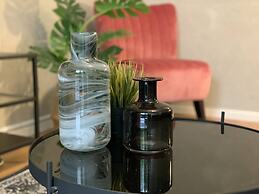 YoHome - Luxury Downtown Apartment