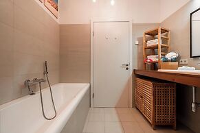 YoHome - Luxury Downtown Apartment