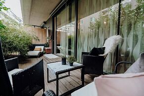 YoHome - Luxury Downtown Apartment