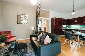 YoHome - Luxury Downtown Apartment