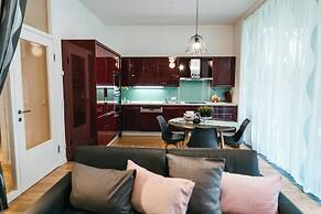 YoHome - Luxury Downtown Apartment