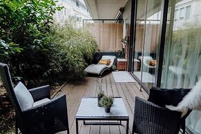 YoHome - Luxury Downtown Apartment