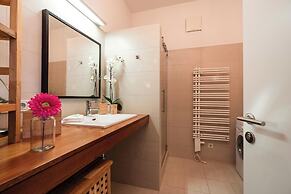 YoHome - Luxury Downtown Apartment