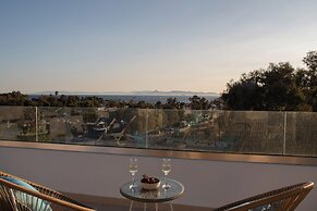 Riviera Escape Suites