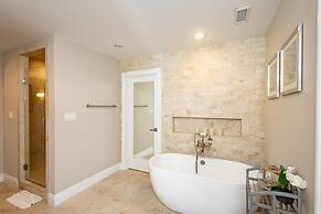 6 BR Heated Pool Open Beginning of April