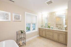 6 BR Heated Pool Open Beginning of April