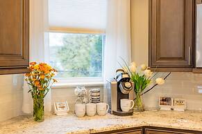 6 BR Heated Pool Open Beginning of April