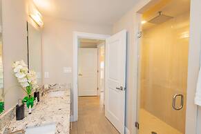 6 BR Heated Pool Open Beginning of April