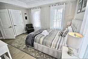 6 BR Heated Pool Open Beginning of April