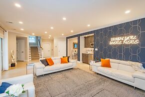 6 BR Heated Pool Open Beginning of April