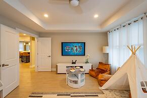 6 BR Heated Pool Open Beginning of April