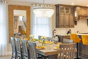 6 BR Heated Pool Open Beginning of April