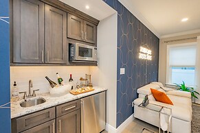 6 BR Heated Pool Open Beginning of April