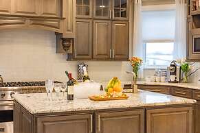 6 BR Heated Pool Open Beginning of April