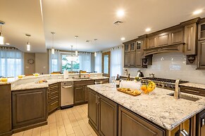 6 BR Heated Pool Open Beginning of April