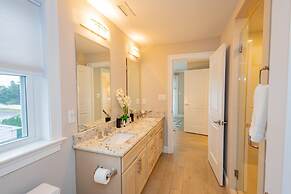 6 BR Heated Pool Open Beginning of April