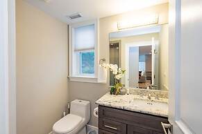 6 BR Heated Pool Open Beginning of April