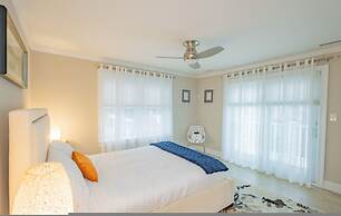 6 BR Heated Pool Open Beginning of April