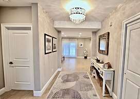 6 BR Heated Pool Open Beginning of April