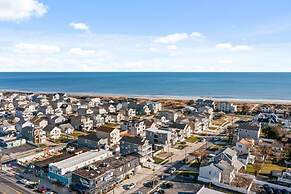 6 BR Pool Hot Tub Open Beginning of April