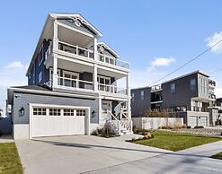 6 BR Pool Hot Tub Open Beginning of April