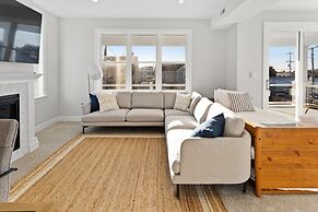 6 BR Pool Hot Tub Open Beginning of April