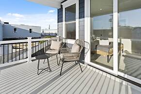 6 BR Pool Hot Tub Open Beginning of April