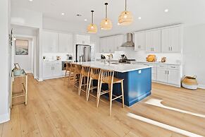 6 BR Pool Hot Tub Open Beginning of April